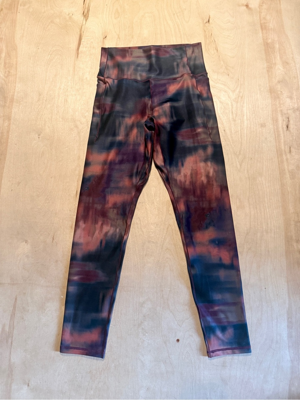 Athletic Leggings with tie-die effect